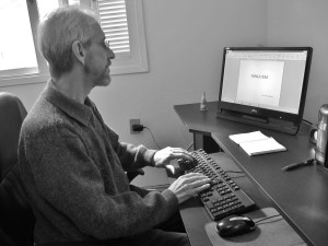 O jornalista e escritor Luiz Carlos Freitas será o primeiro autor pelotense a participar da Bienal Internacional do Livro de São Paulo. Foto: Lucian Brum